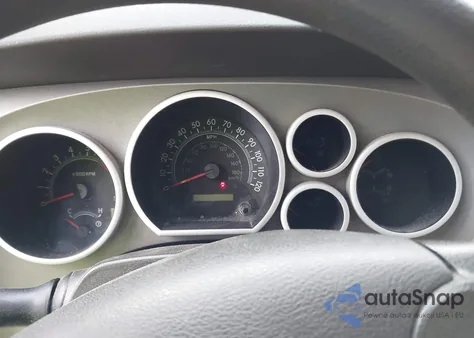 2010 Toyota Tundra Grade 5.7L V8 z USA, uszkodzony, nr VIN 5TFEY5F16AX085124